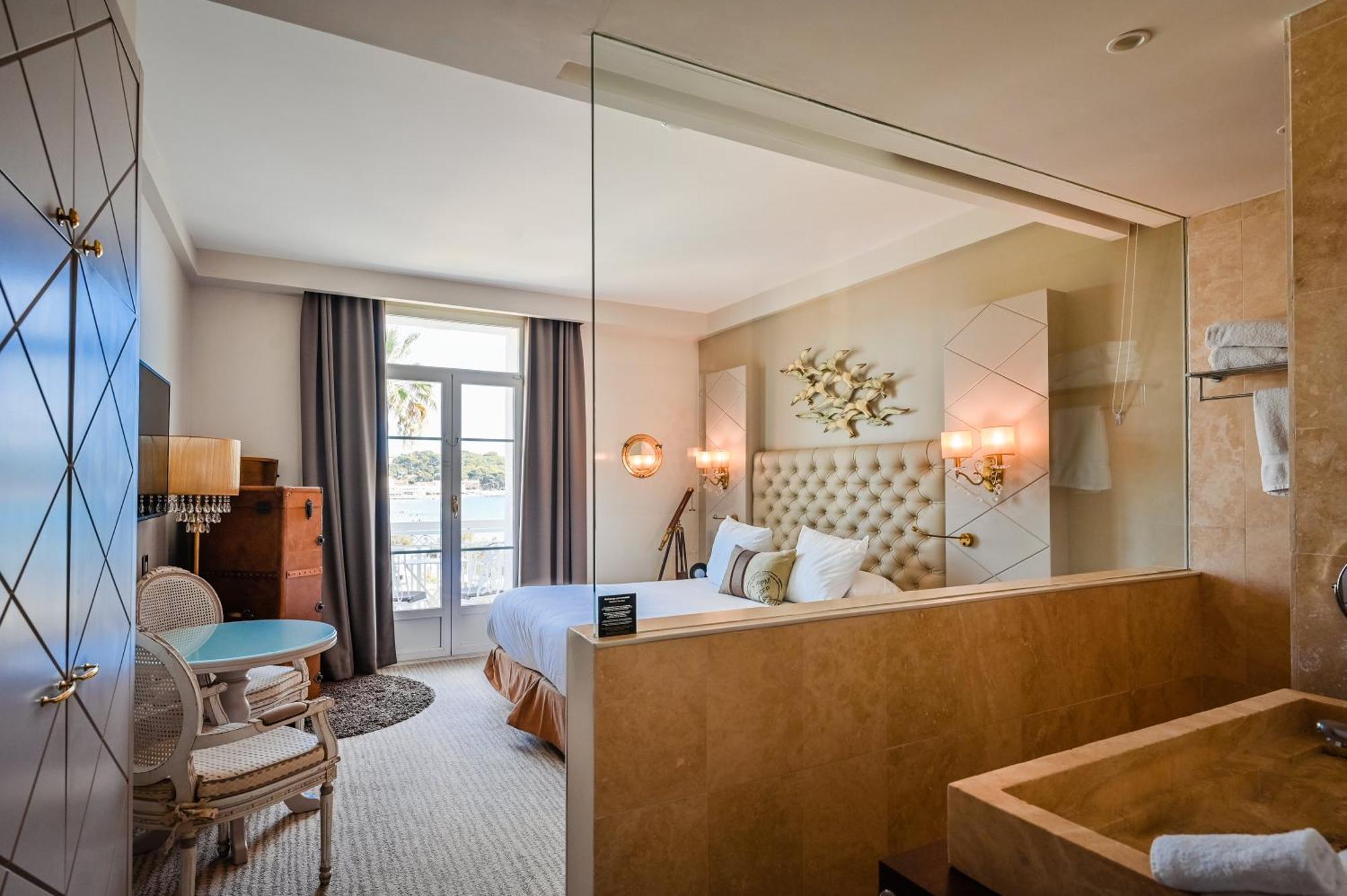 Chambre King Deluxe- Vue Partielle sur Mer