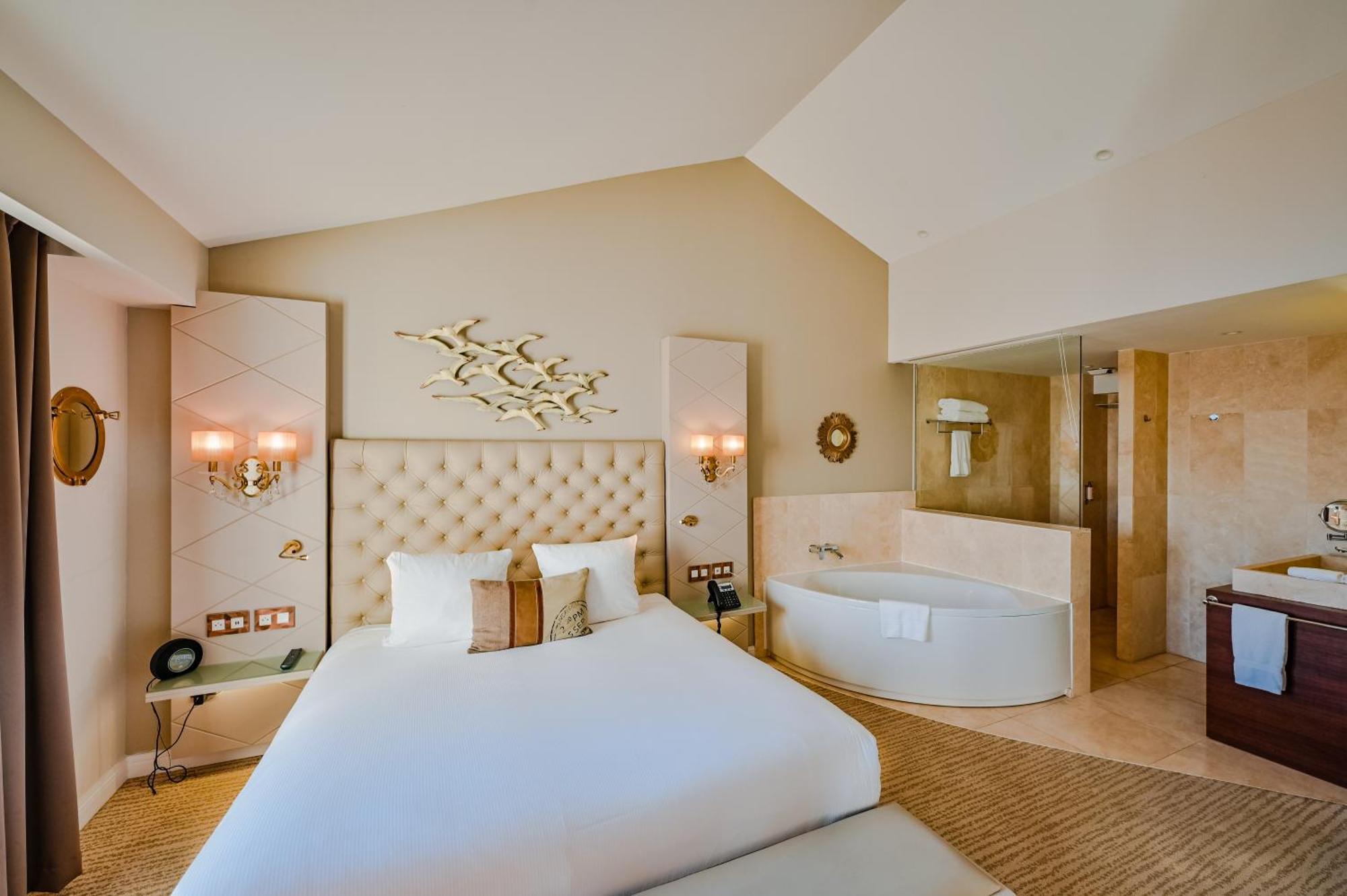 Deluxe Double Room with Balcony and Sea View,1601716056:JPEG